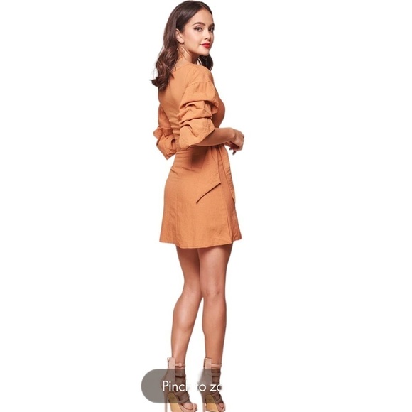 Selfie Leslie DANIELLE RUCHED SLEEVE WRAP DRESS TAN Size Small - Picture 5 of 12